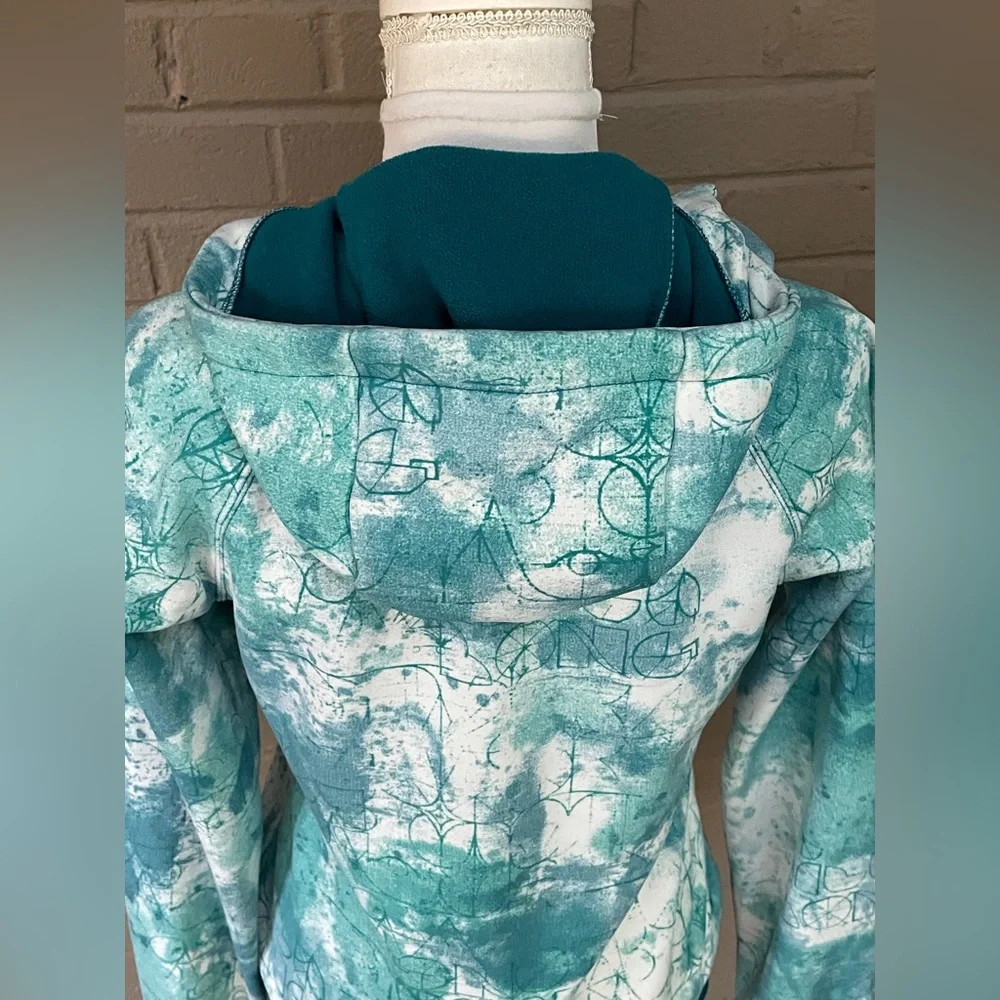 Billabong  print fleece lined hoodie M